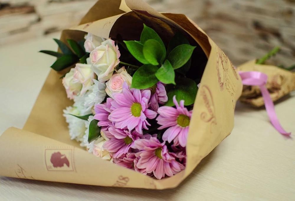 Букет цветов из: Розы и Хризантемы в Водоразделе