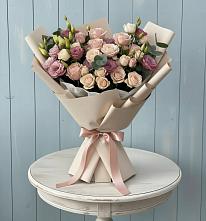 Букет цветов из:  Розы и Лизиантусы в Водоразделе