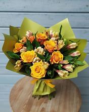 Букет цветов из:  Альстромерии и Розы в Водоразделе