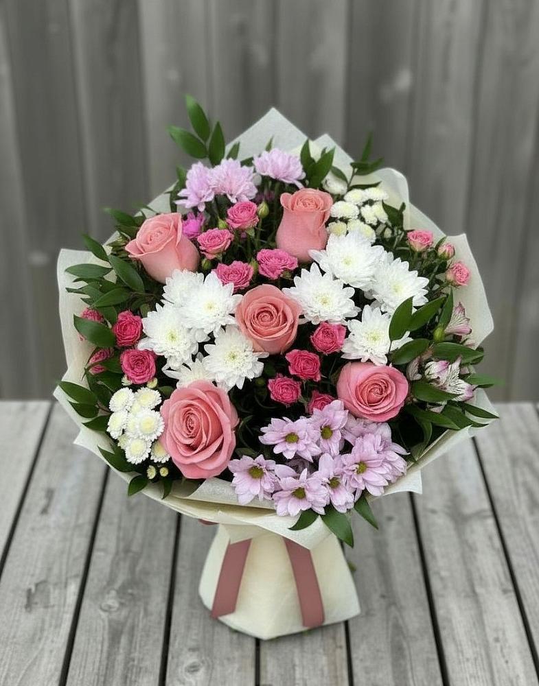 Букет цветов из: Альстромерии, Гвоздики, Розы и Хризантемы в Водоразделе