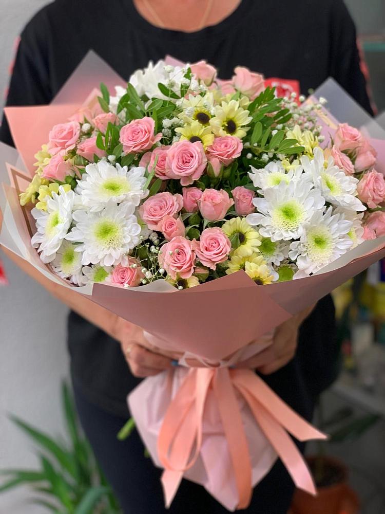 Букет цветов из: Розы и Хризантемы в Водоразделе