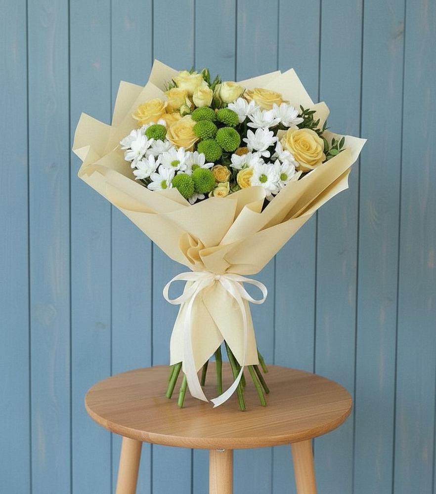 Букет цветов из: Хризантемы и Розы в Водоразделе