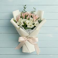 Букет цветов из:  Альстромерии в Водоразделе