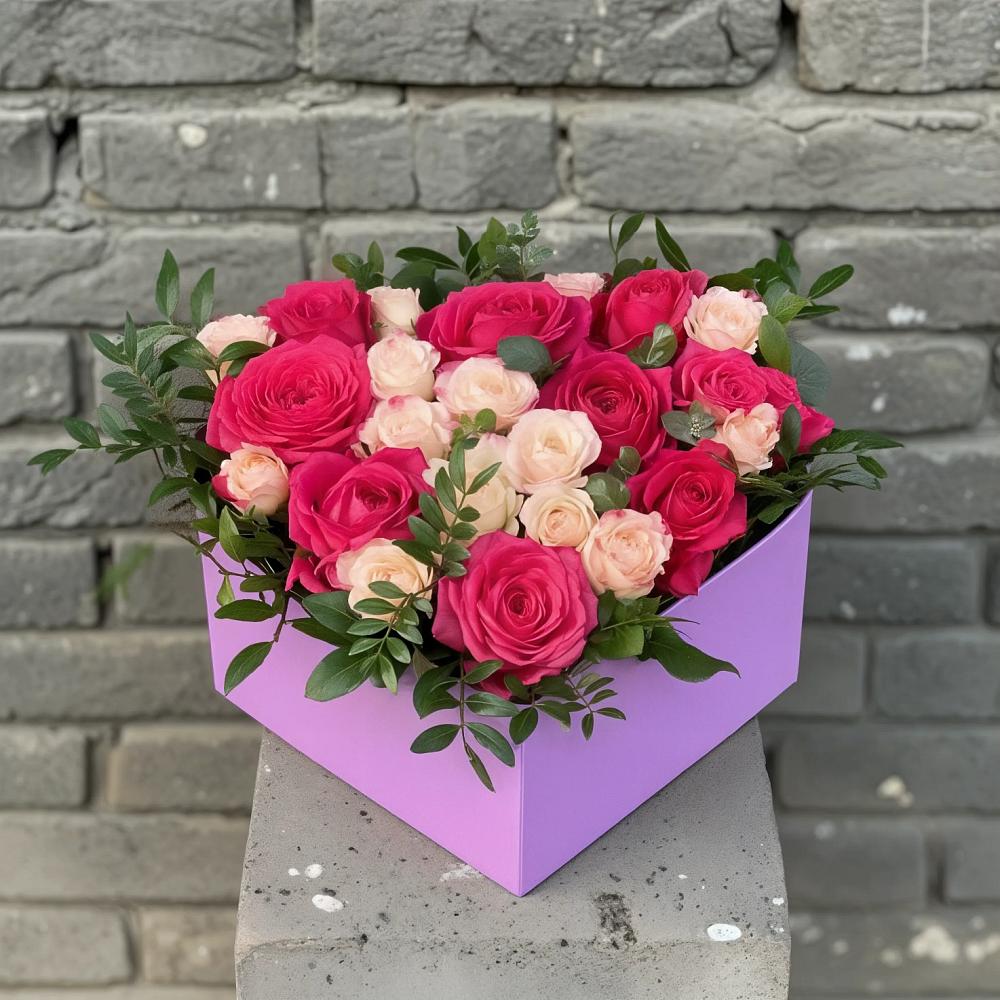 Цветочная композиция из Розы в коробке в Водоразделе