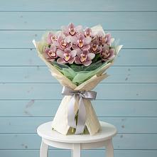 Букет цветов из:  Орхидеи и Розы в Водоразделе