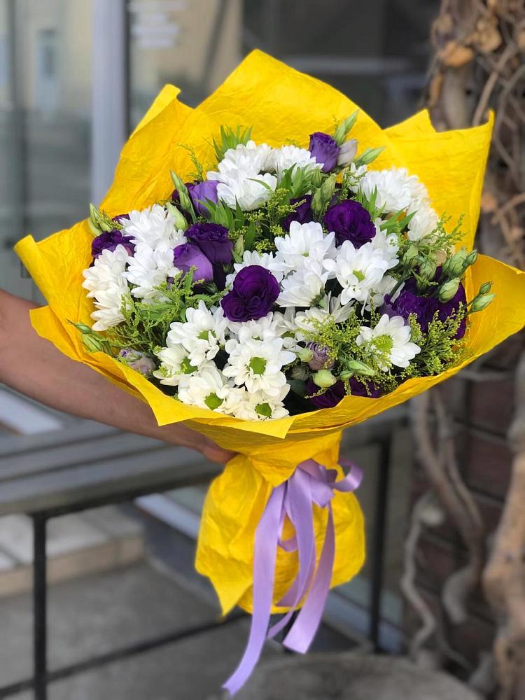 Букет цветов из: Ирисы, Хризантемы и Ромашки в Водоразделе