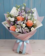Букет цветов из:  Лизиантусы, Розы, Альстромерии и Гипсофила в Водоразделе