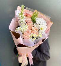 Букет цветов из:  Хризантемы и Розы в Водоразделе