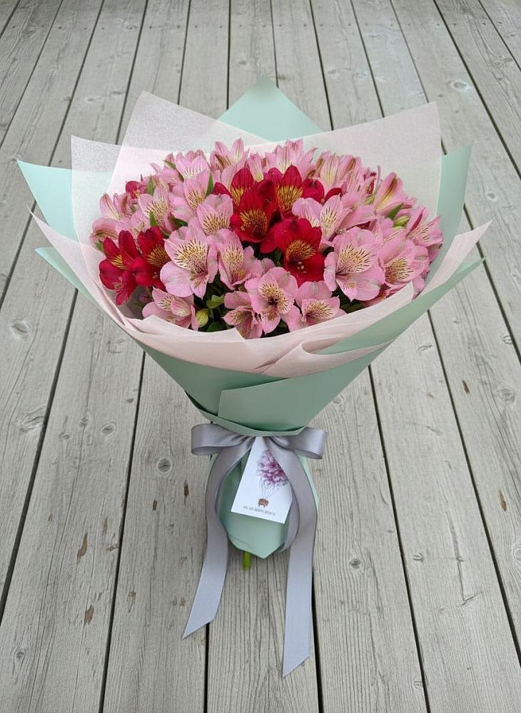 Букет цветов из: Альстромерии в Водоразделе