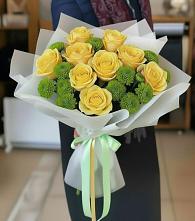 Букет цветов из:  Хризантемы и Розы в Водоразделе