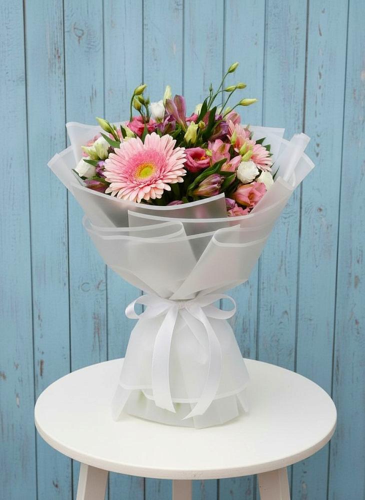 Букет цветов из: Герберы, Альстромерии и Лизиантусы в Водоразделе