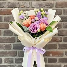 Букет цветов из:  Лизиантусы и Розы #REPLACE_PRED# Водоразделе