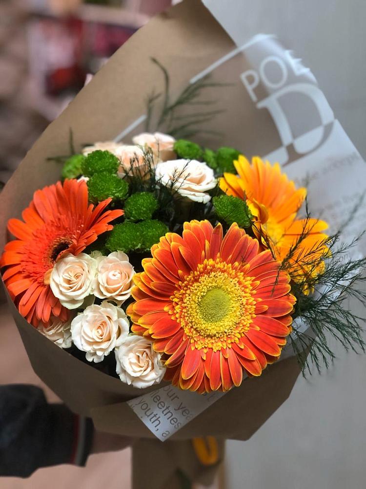 Букет цветов из: Герберы, Хризантемы и Розы в Водоразделе