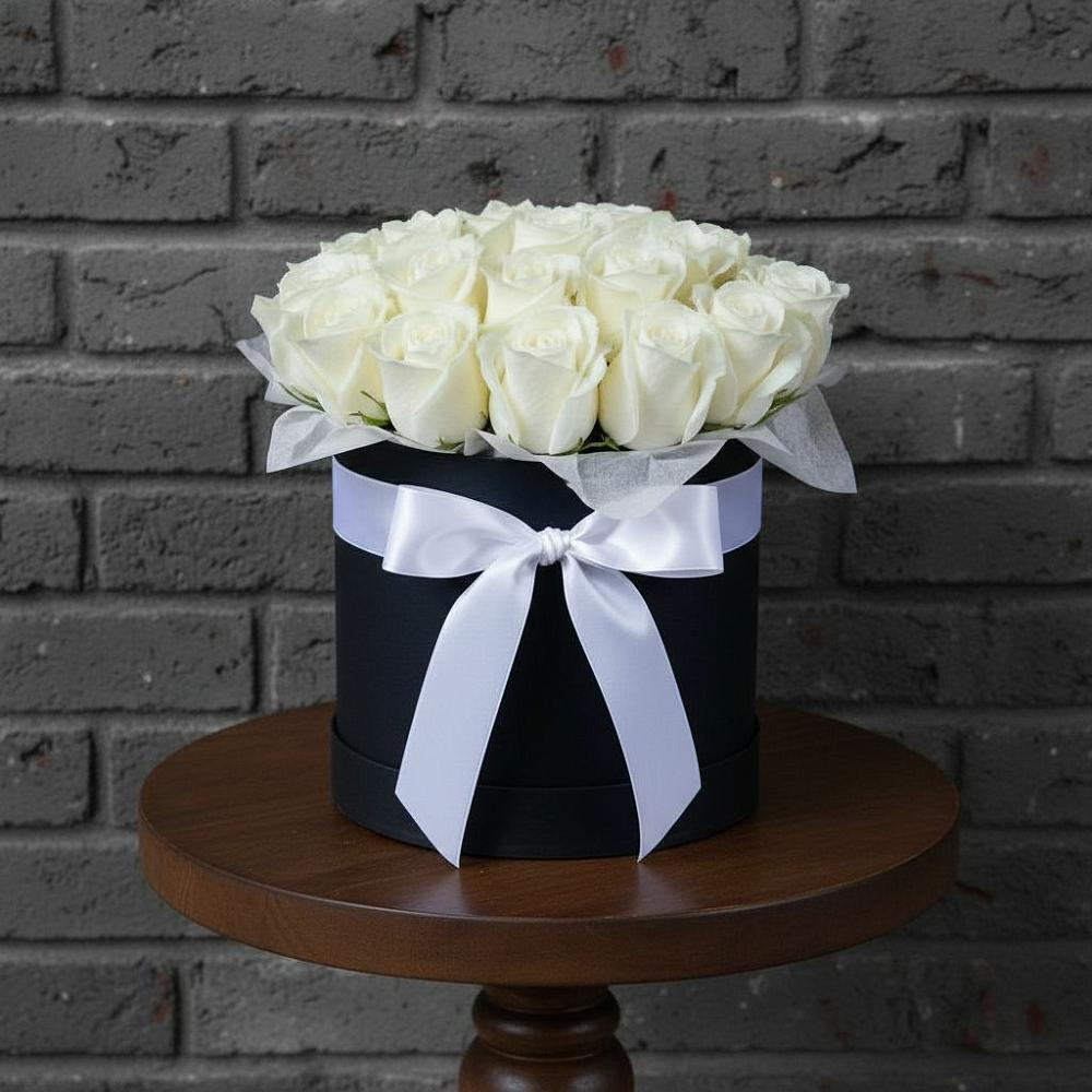 Цветочная композиция из Розы в шляпной коробке в Водоразделе