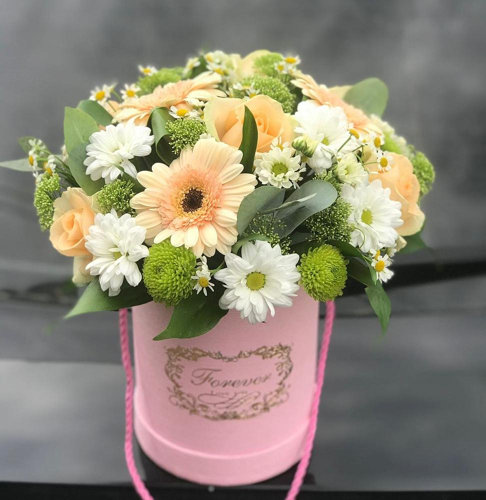 Цветочная композиция из Розы, Герберы и Хризантемы в шляпной коробке в Водоразделе