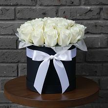 Цветочная композиция из Розы в шляпной коробке в Водоразделе